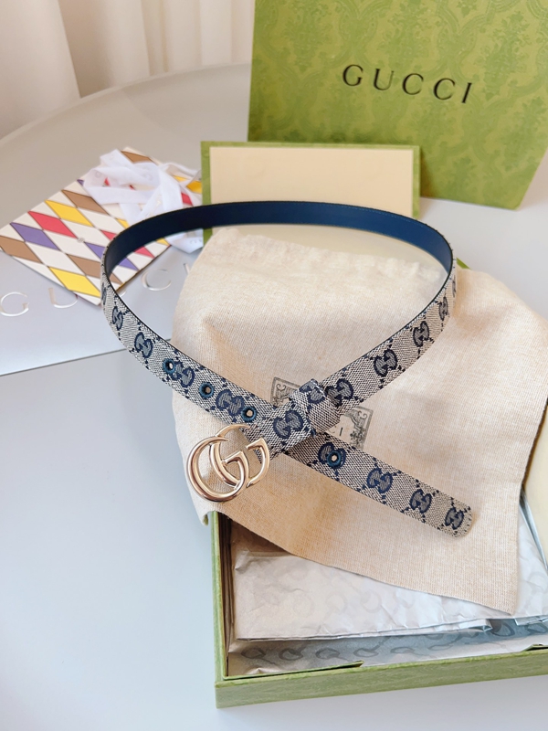 スーパーコピーグッチベルト背面デザイン